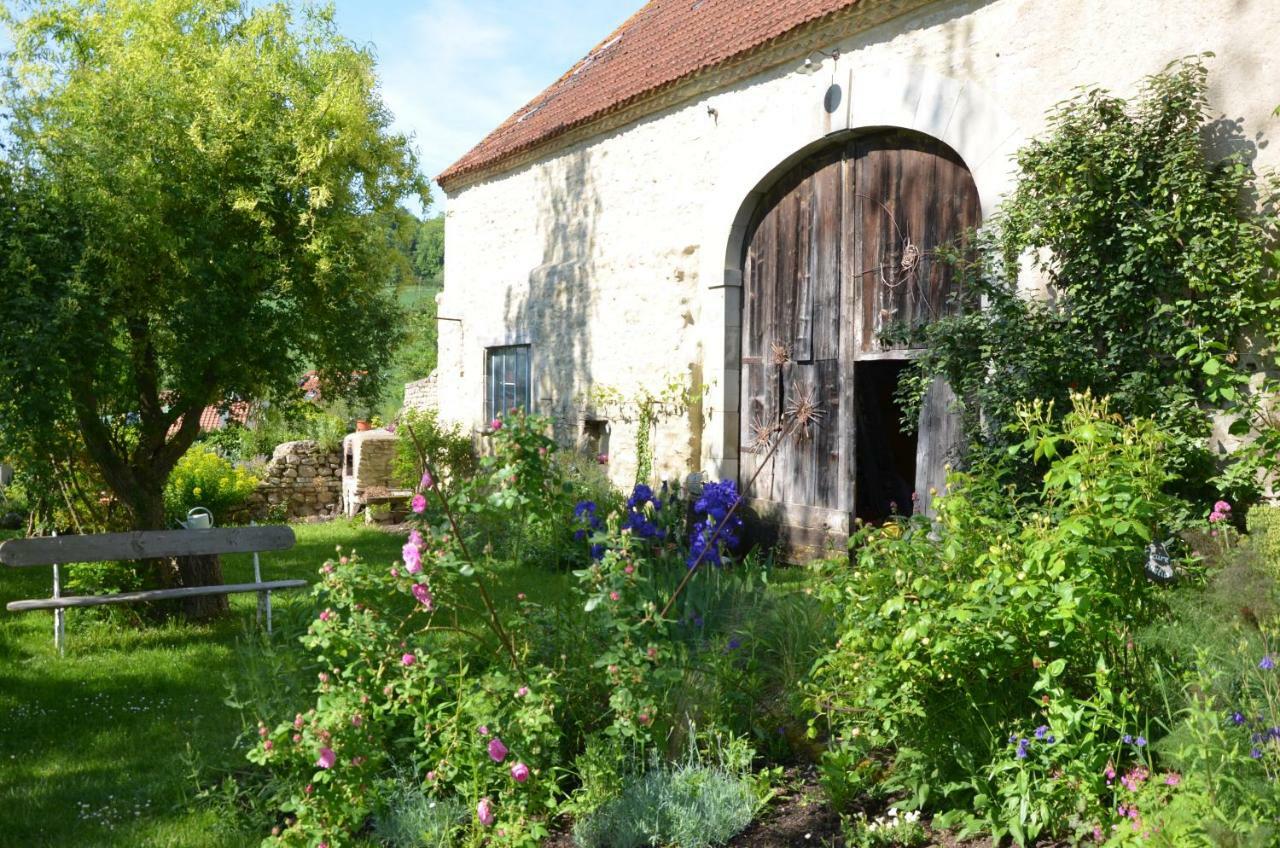 Bed and Breakfast Le Vieux Velo Chaptuzat Exterior foto